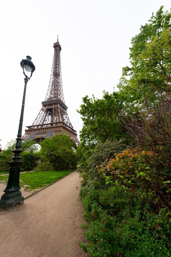 Апартаменты Au Pied De La Tour Париж Экстерьер фото